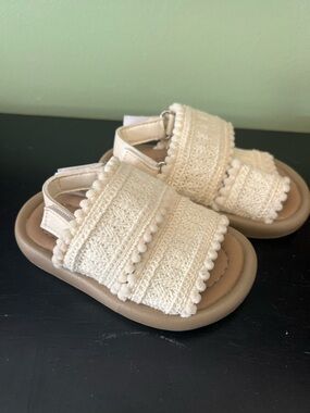 Cream Textured Pom-Pom Strap Kids Sandals